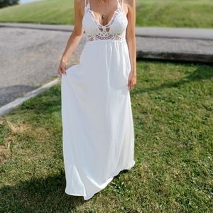 Spaghetti strapped maxi long dress by Windsor